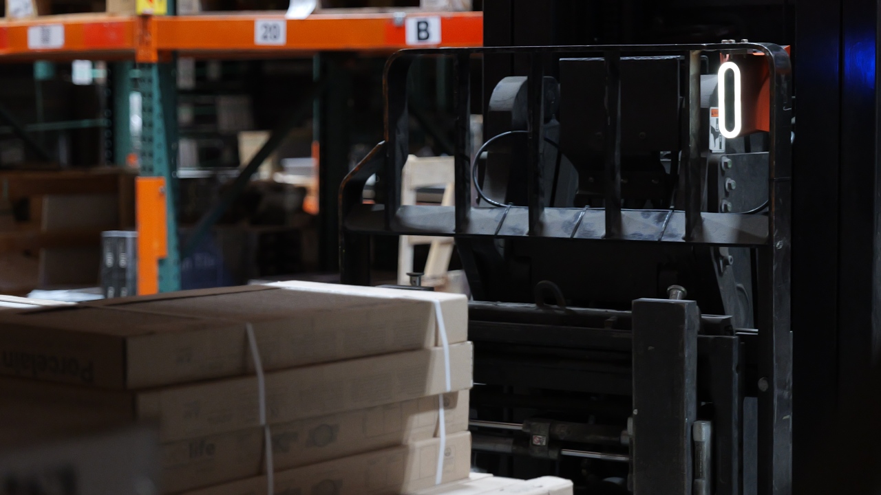 Corvus Trident mounts directly to forklifts, reach trucks, and other material handling equipment (MHE), capturing pallet movement automatically during normal operations.
